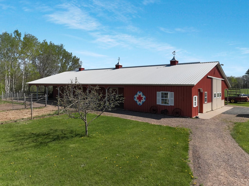27484 County Highway X Property Photo 3