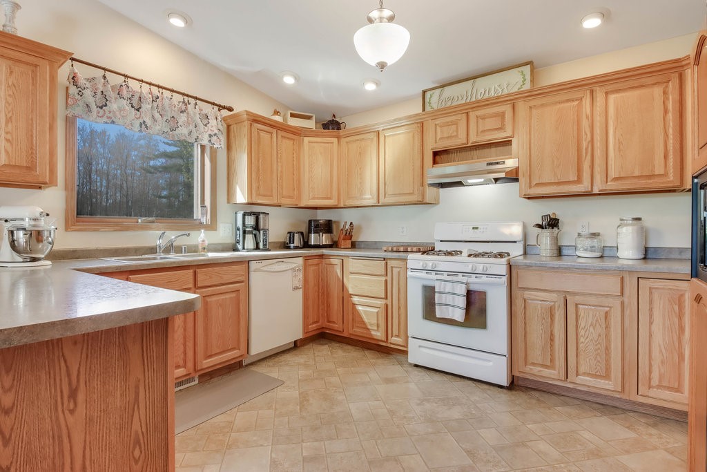 27484 County Highway X Property Photo 14