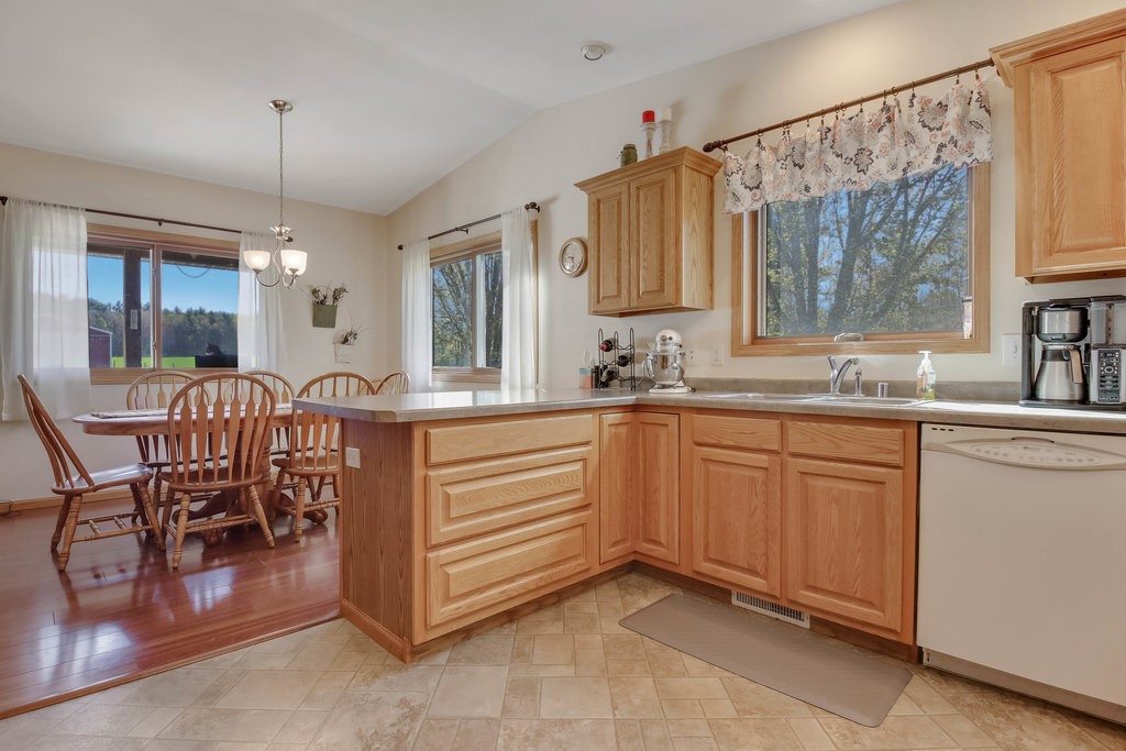 27484 County Highway X Property Photo 15