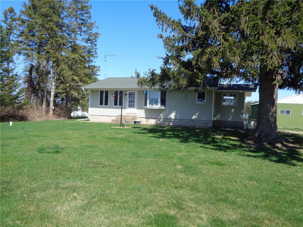 E809 Hwy P Property Photo 1