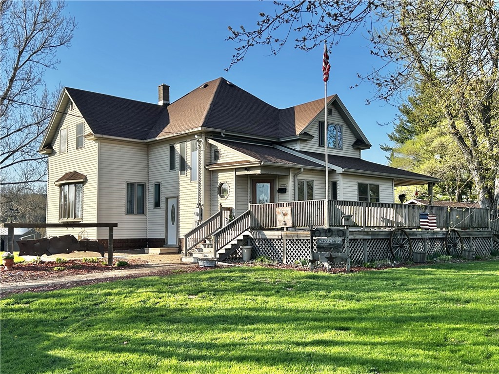 W15754 State Highway 121 Property Photo