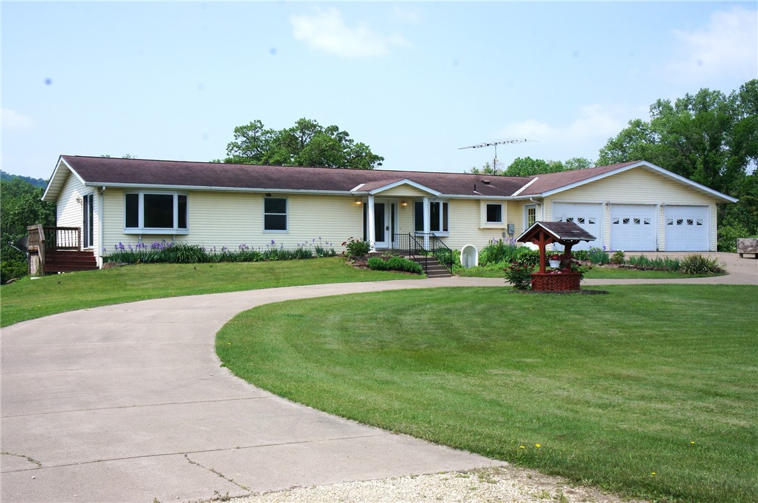 S1439 County Road N Property Photo 1