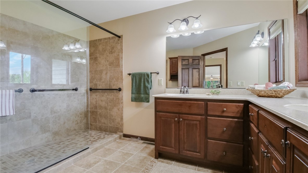 2504 E Princeton Avenue Property Photo 23