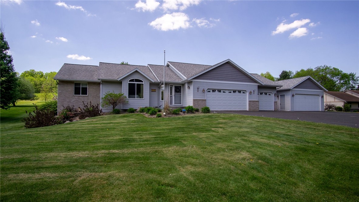 2649 W Menomonie Street Property Photo 1
