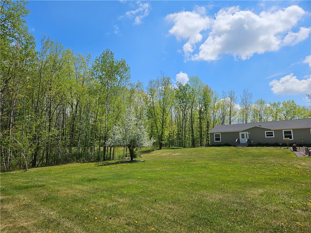 W14297 Us Hwy 8 Property Photo 12