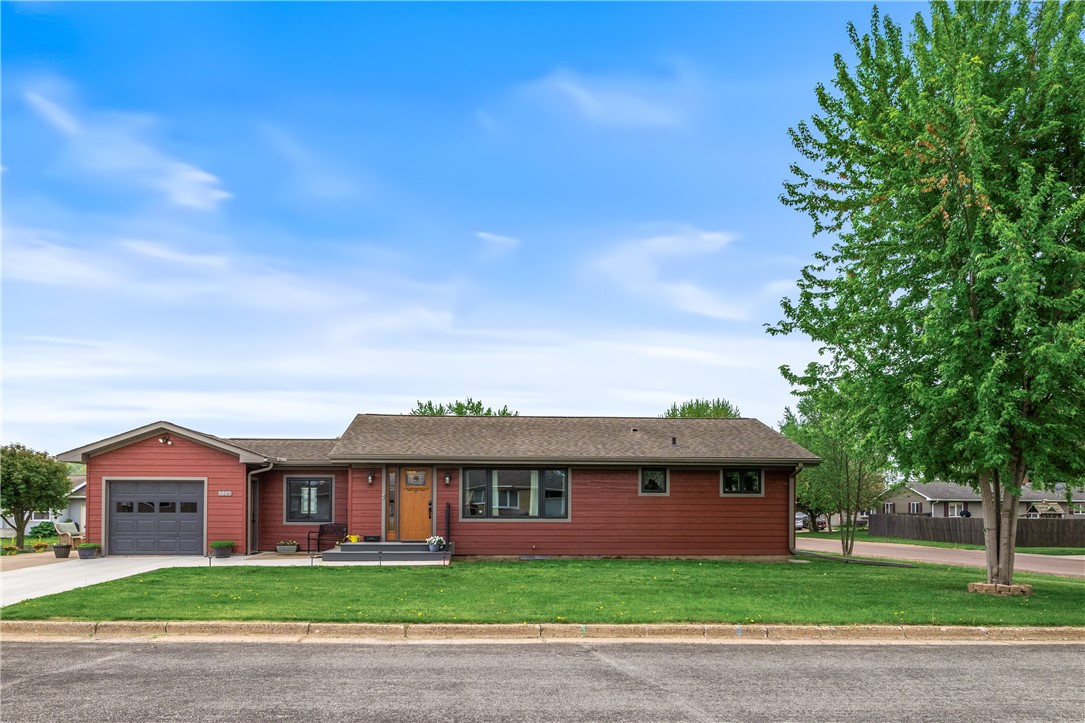 1005 E Pleasant Avenue Property Photo 1