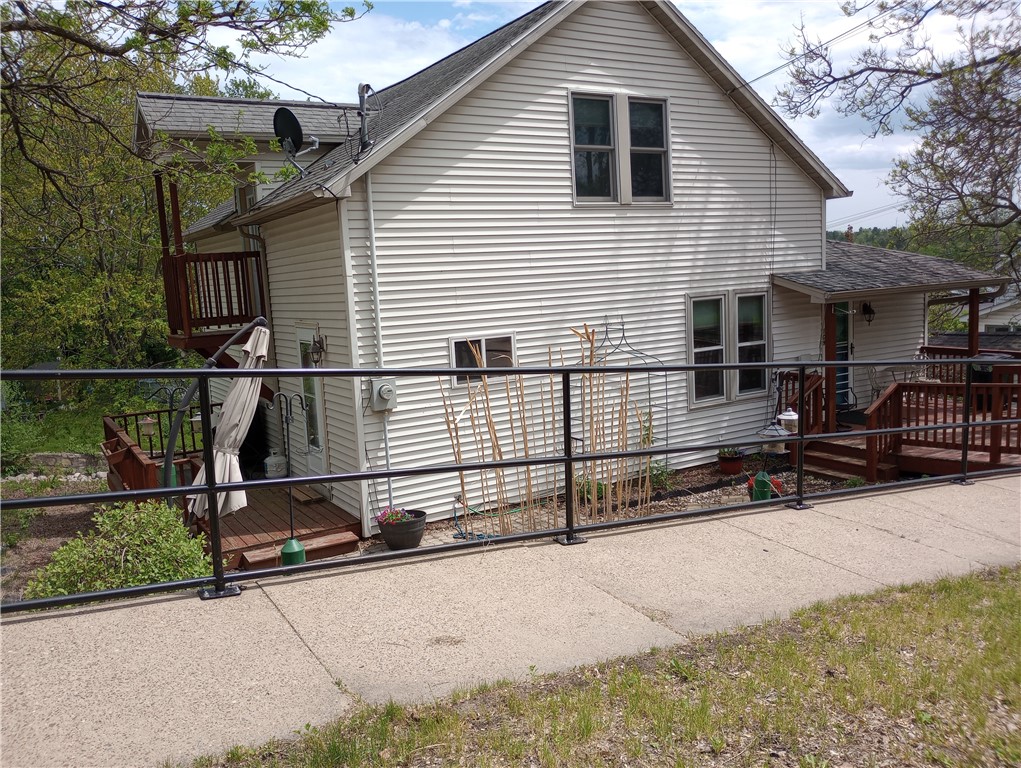 109 N 3rd Street Property Photo