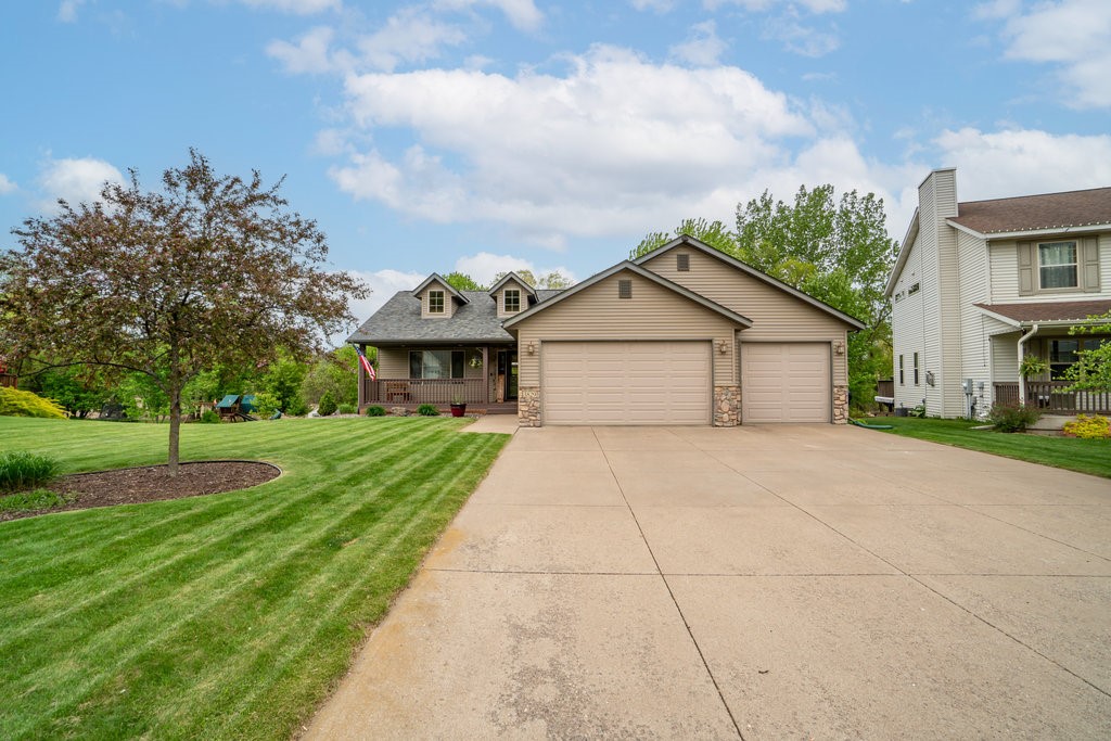 3829 Nicholas Drive Property Photo 1