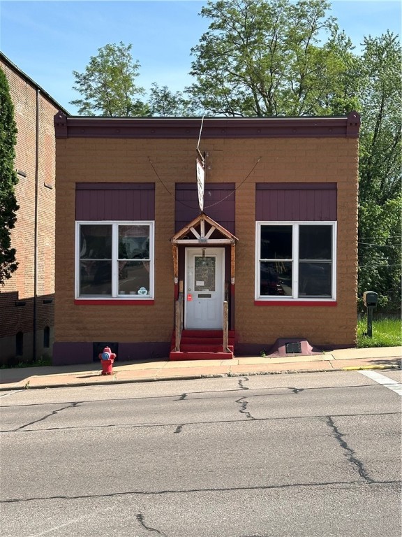 320 Main Street Property Photo 1