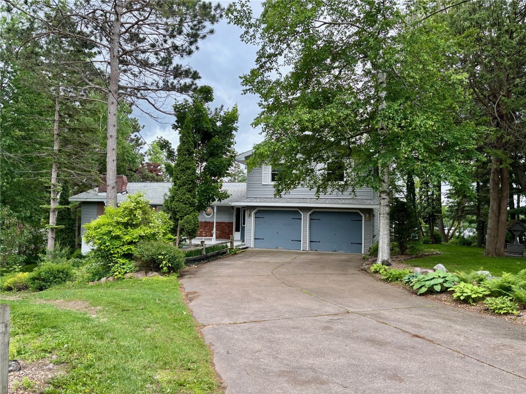 1032 Colan Boulevard Property Photo 1
