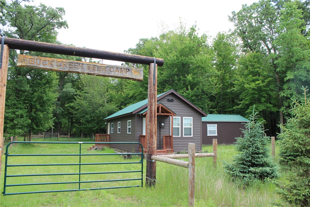 20796 E River Road Property Photo 1