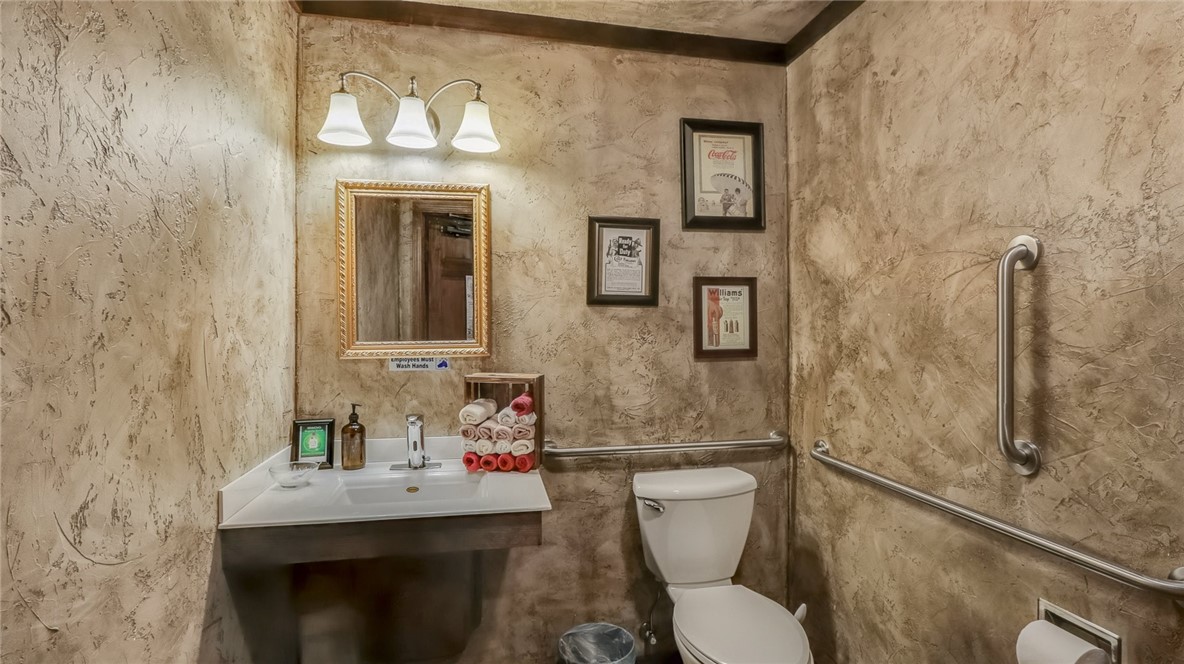 1114 N Bluebird Road Property Photo 15