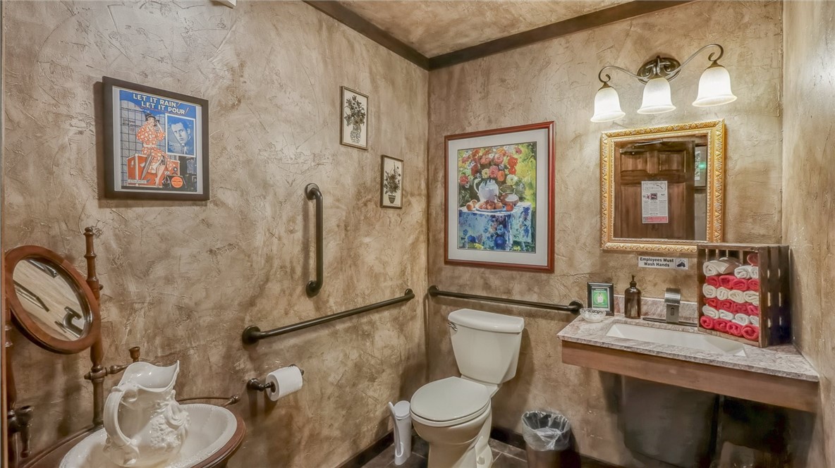 1114 N Bluebird Road Property Photo 16