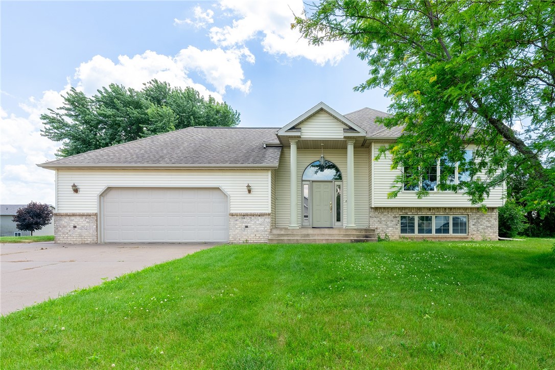2102 Regal Court Property Photo 1