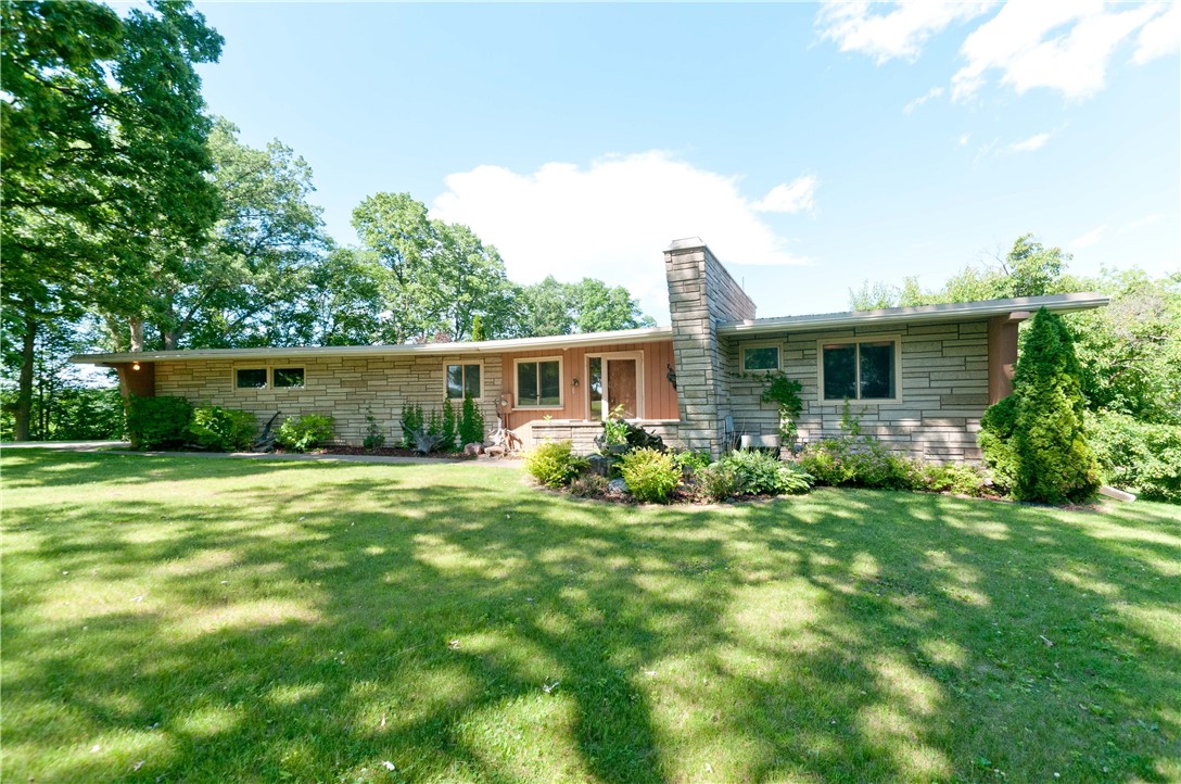 2223 20 1/2-20 1/4 Street Property Photo 1