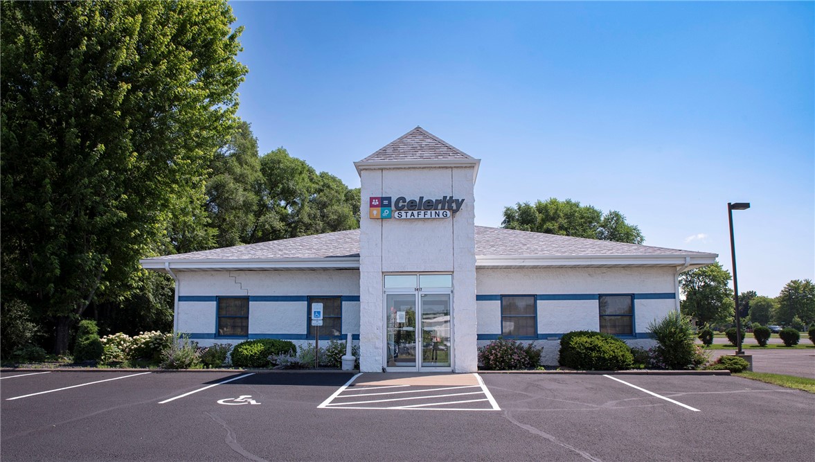 1417 N Clairemont Avenue Property Photo