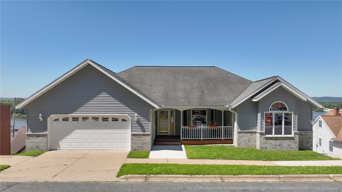 106 S 2nd Street Property Photo 1