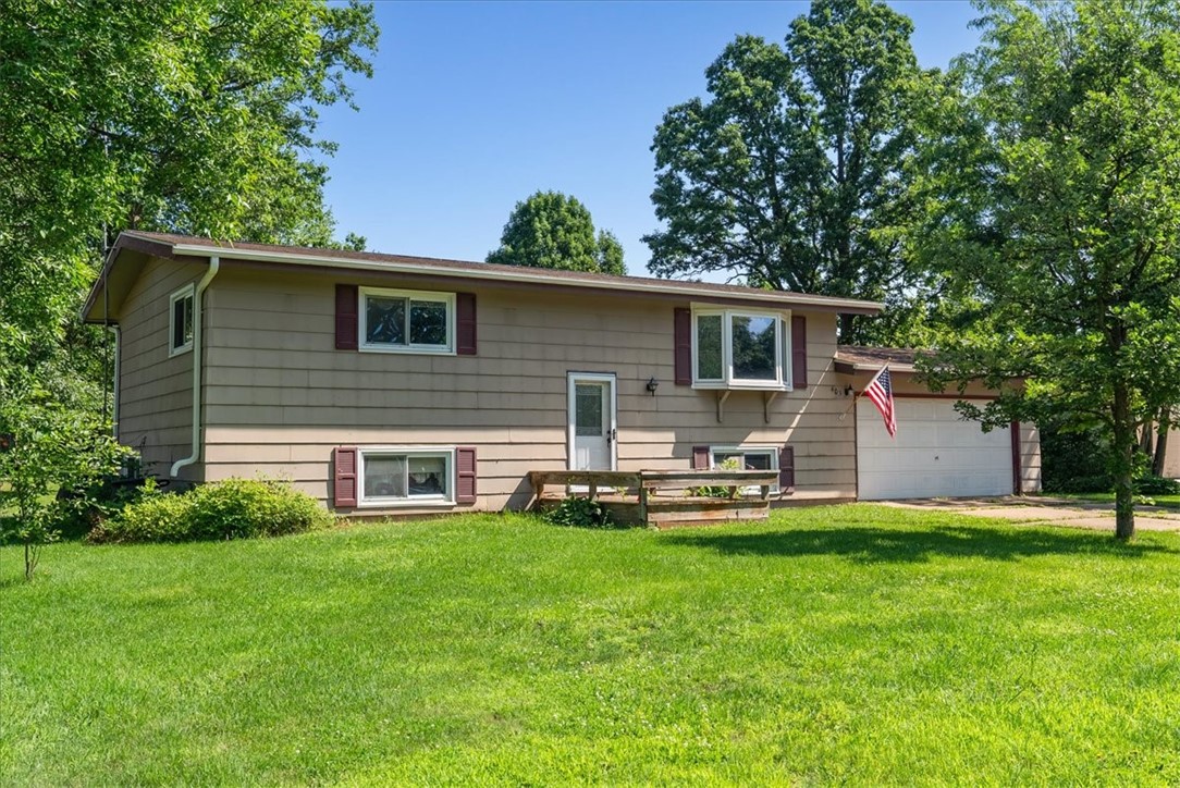403 Walnut Drive Property Photo 1