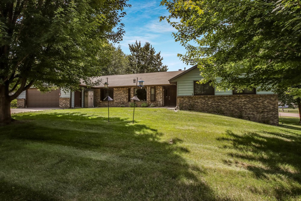 302 Summit Court Property Photo 1