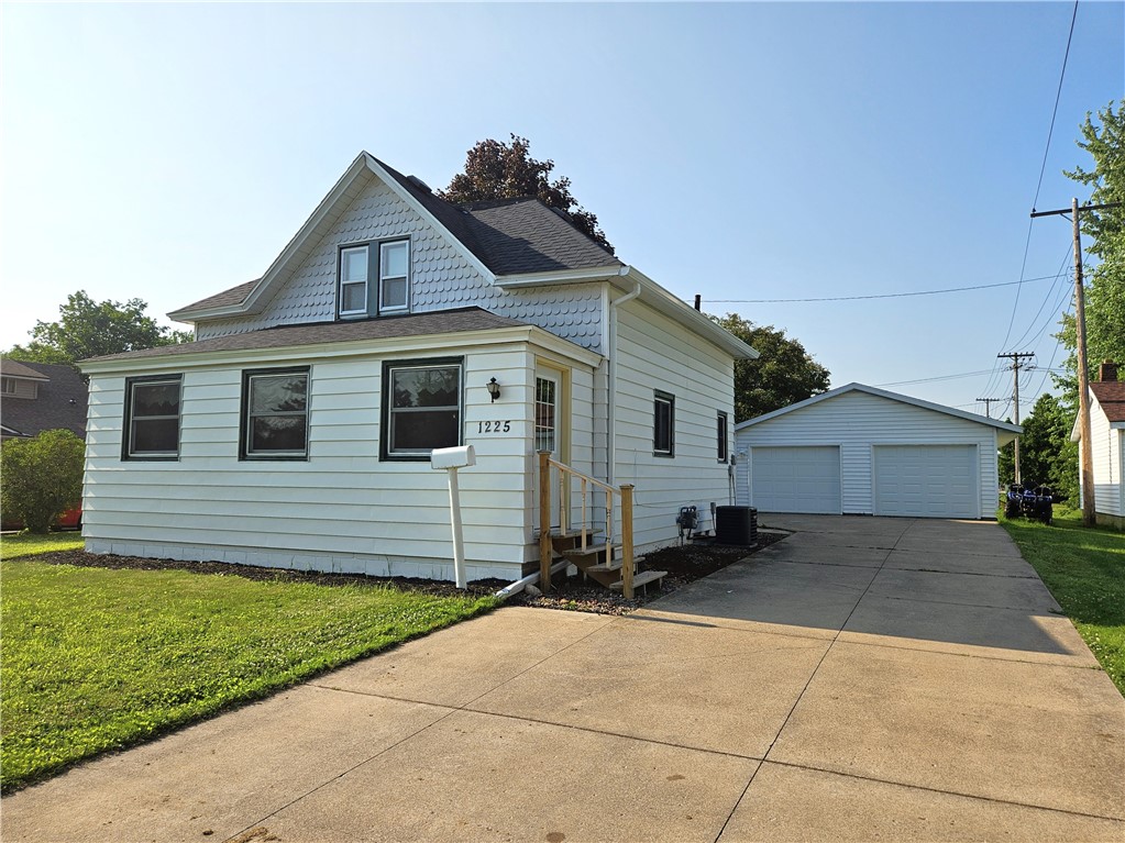 1225 E Lasalle Avenue Property Photo 1