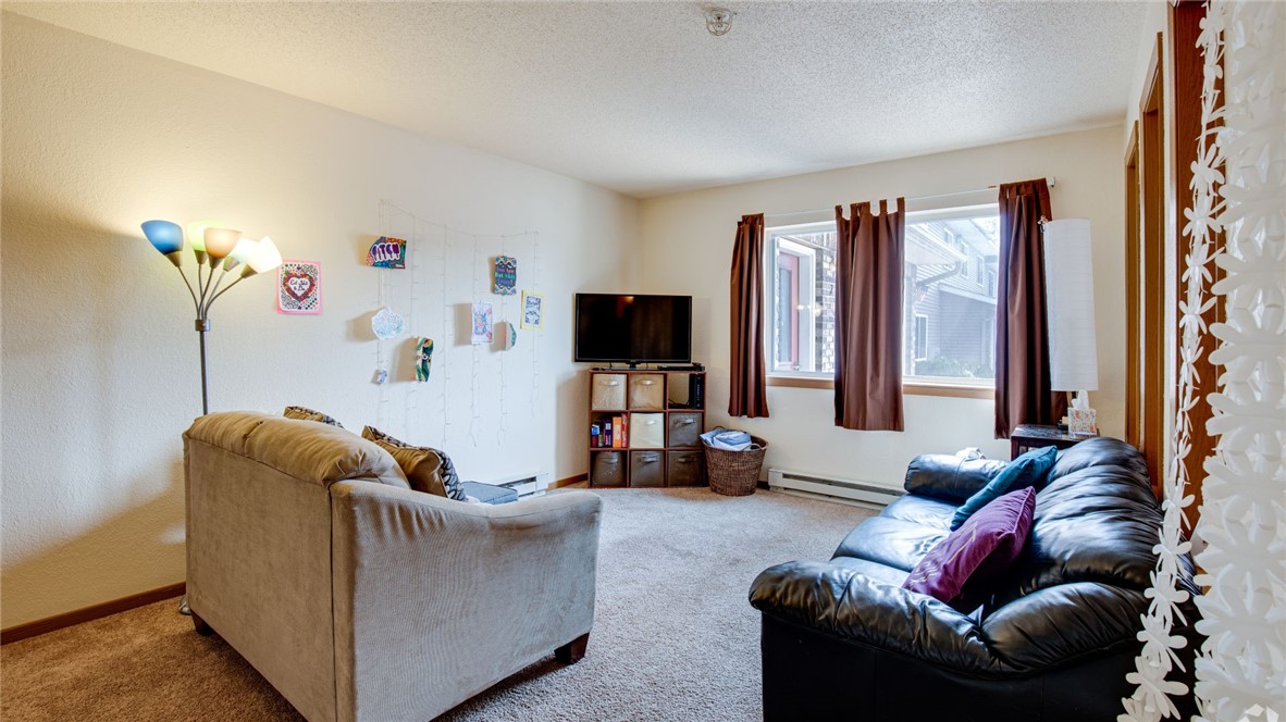 1063 E Cascade Avenue 12 Room 3 Property Photo 4