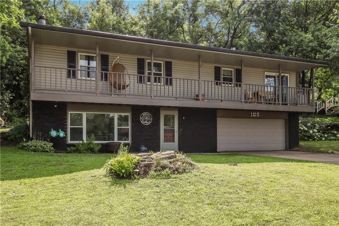 1103 Mulberry Drive Property Photo 1