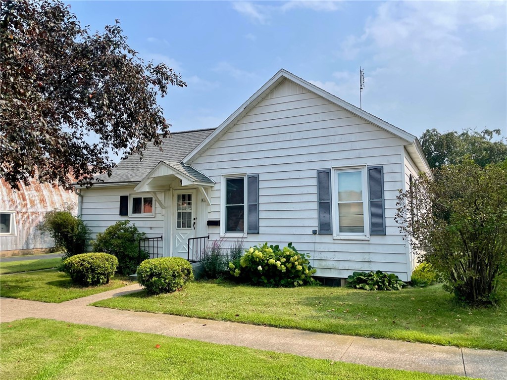 914 Tiffany Street Property Photo 1