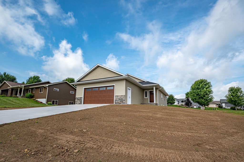 944 S Kelly Road Property Photo 1