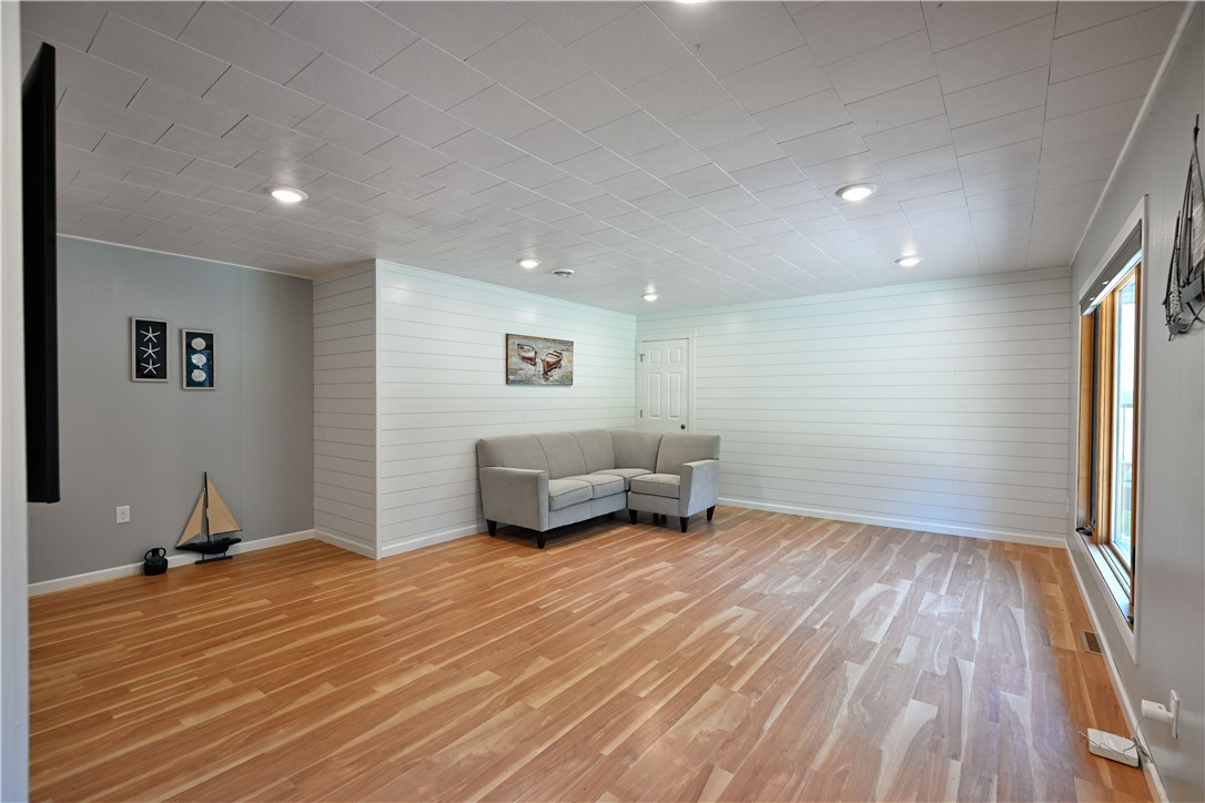 N1936 County Highway M 6 Property Photo 32