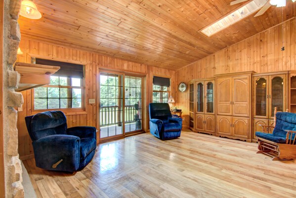 141 18 1/2 Street Property Photo 5