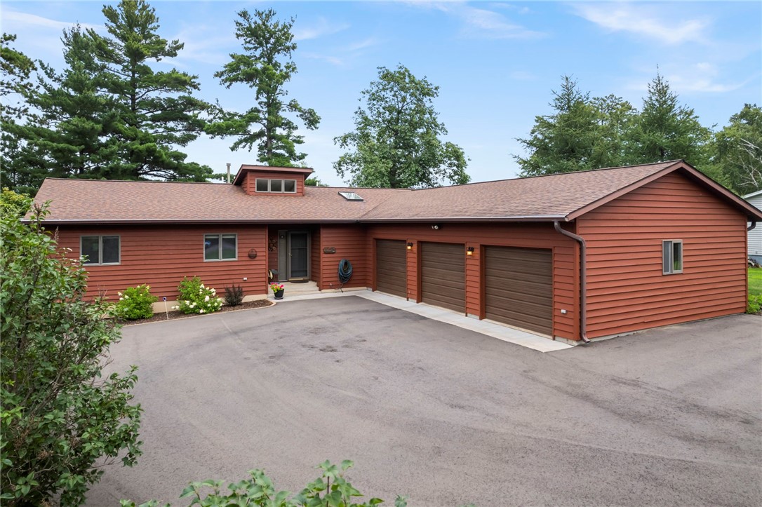 1940 Hines Lakeview Drive Property Photo 1