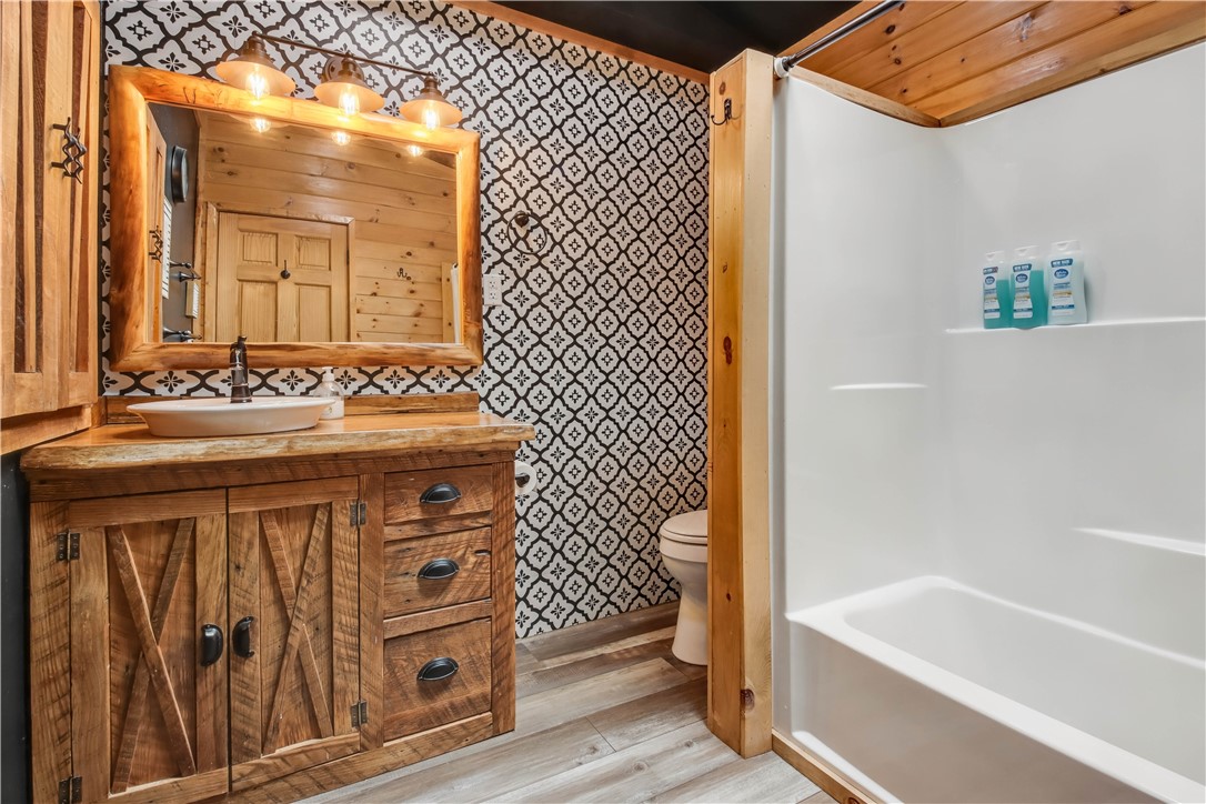 12011 N Us Highway 63 Property Photo 18