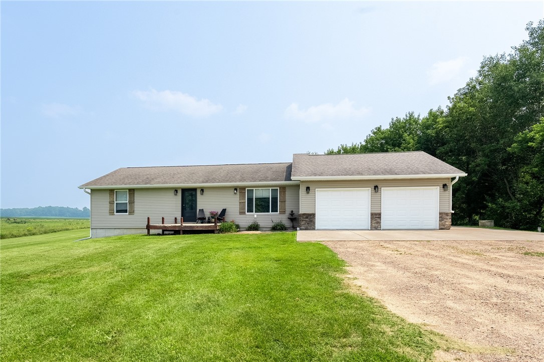 11645 250th Street Property Photo 1