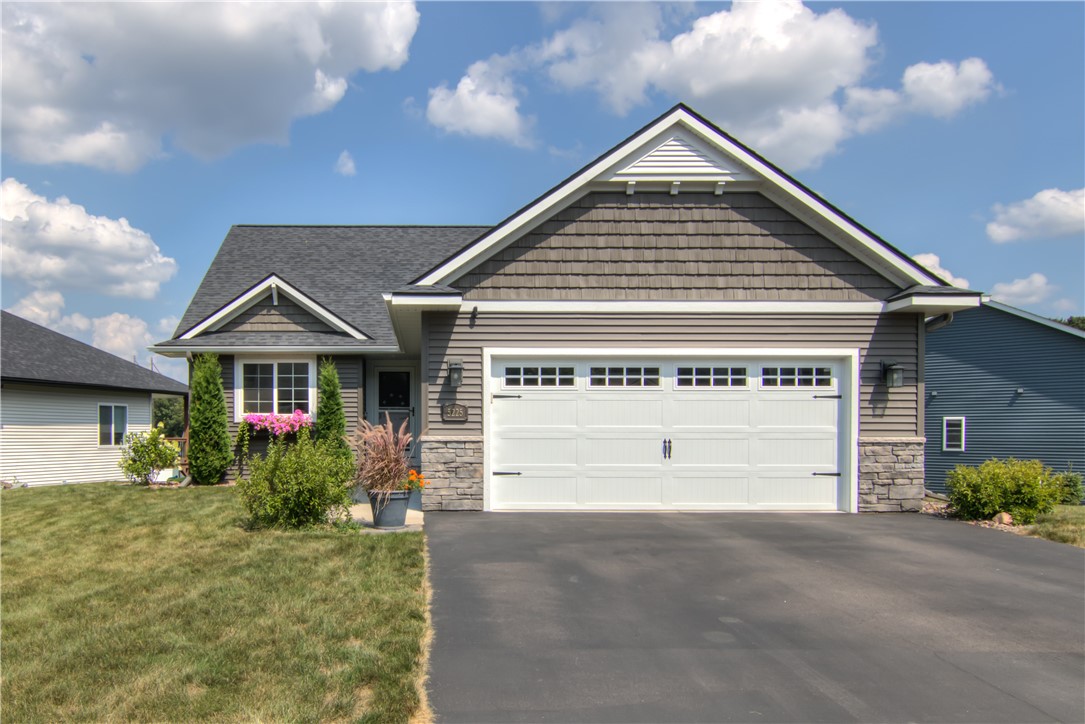 5225 Waylon Street Property Photo 1