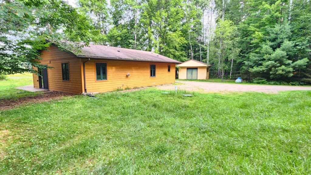 N9009 W Island Road Property Photo 1