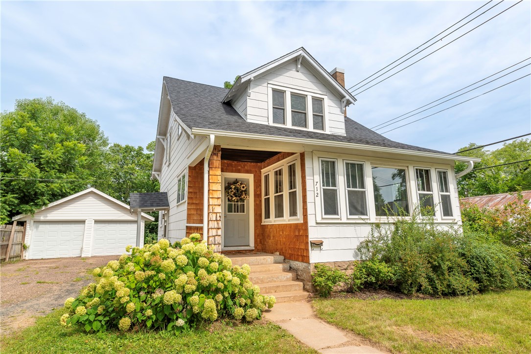 712 Seaver Street Property Photo 1