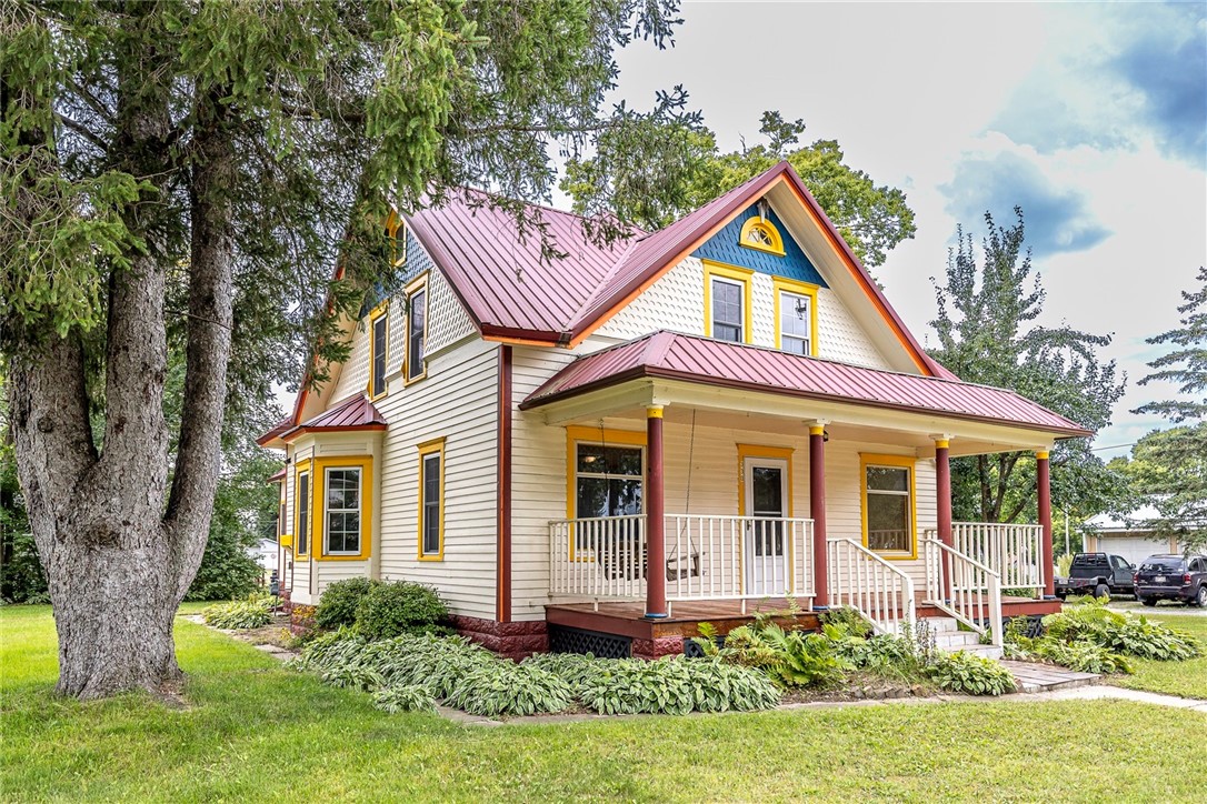 330 2nd Street Property Photo 1