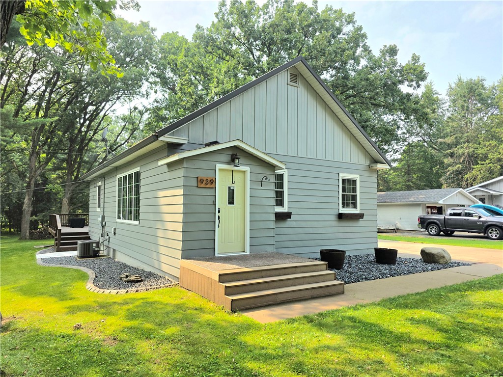 939 Emery Street Property Photo 1