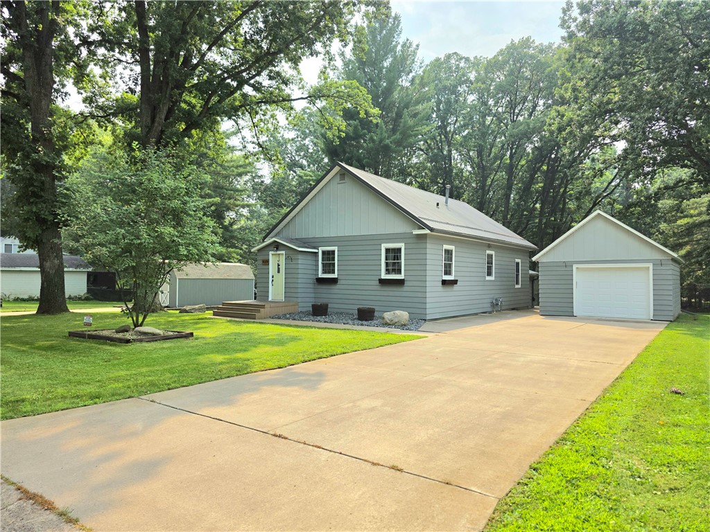 939 Emery Street Property Photo 2