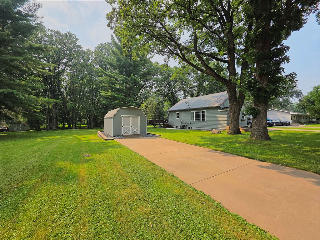 939 Emery Street Property Photo 5