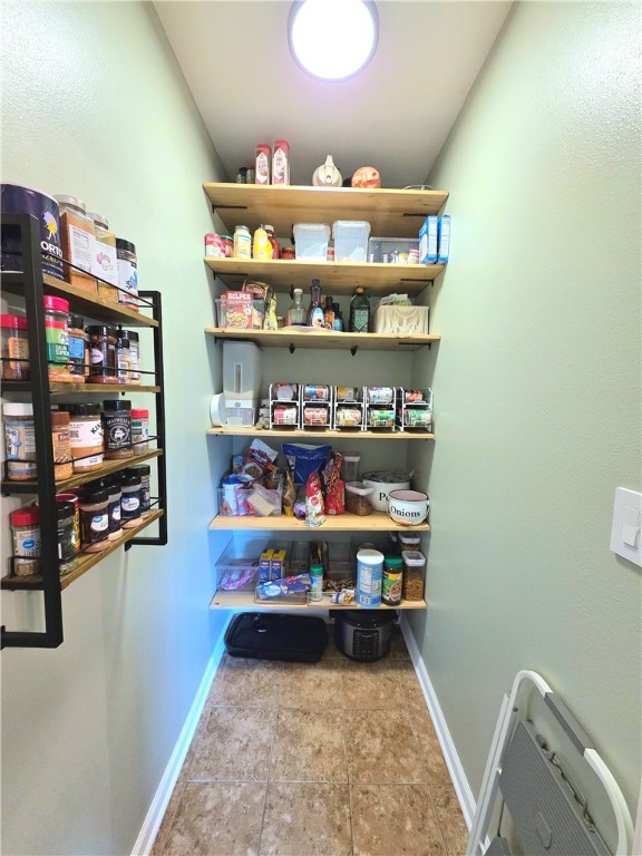 939 Emery Street Property Photo 9