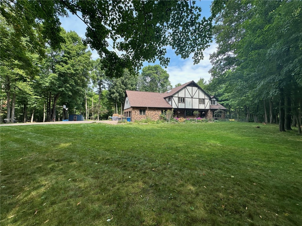 2213 Maple Lane Property Photo 4