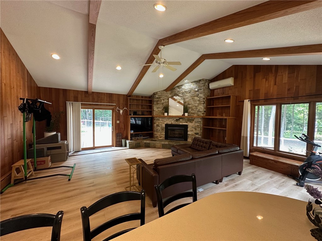 2213 Maple Lane Property Photo 7