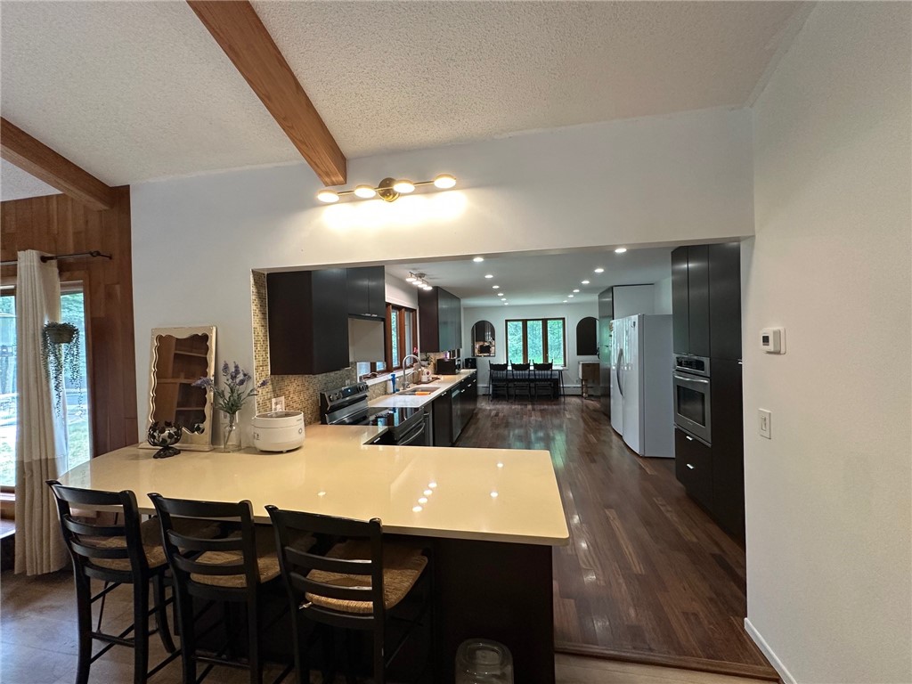 2213 Maple Lane Property Photo 9