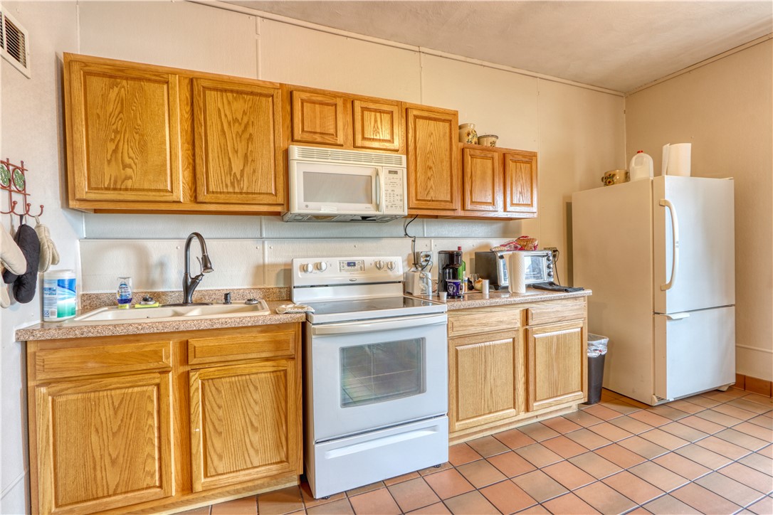 10603 California Avenue 4 Property Photo 44
