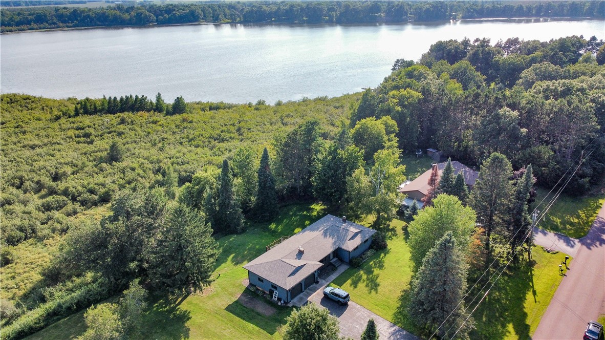 2231 18 3/4 Avenue Property Photo 3