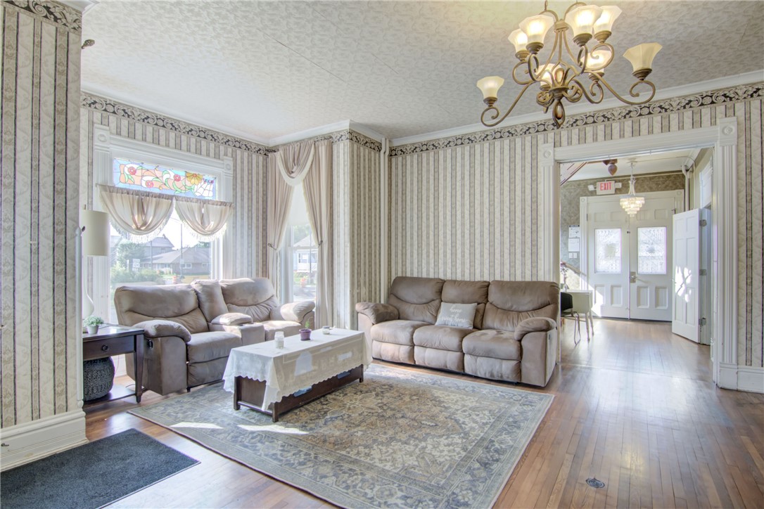 603 Bay Street Property Photo 7