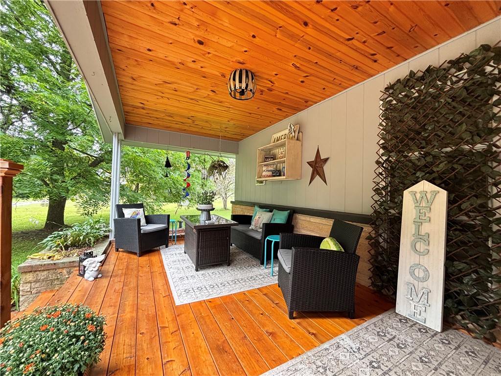 2472 9 7/16 Avenue Property Photo 5