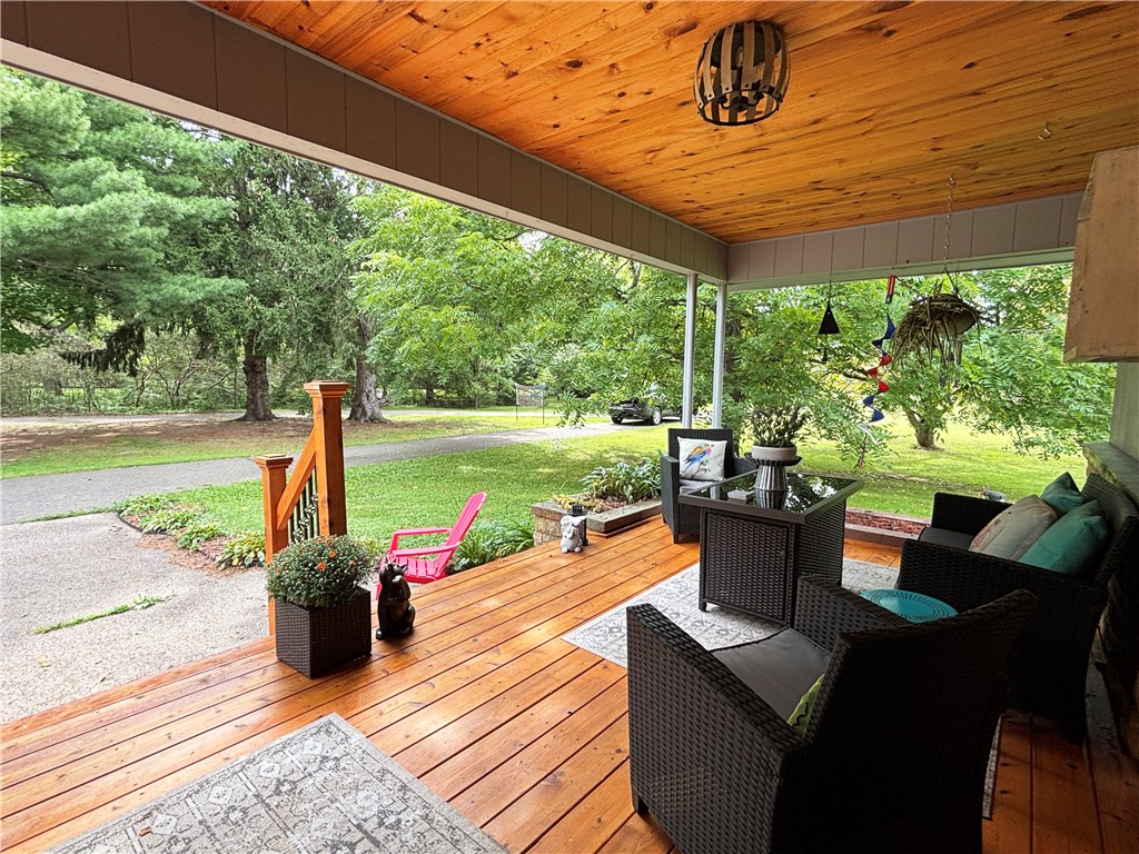 2472 9 7/16 Avenue Property Photo 6