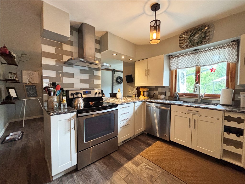 2472 9 7/16 Avenue Property Photo 9